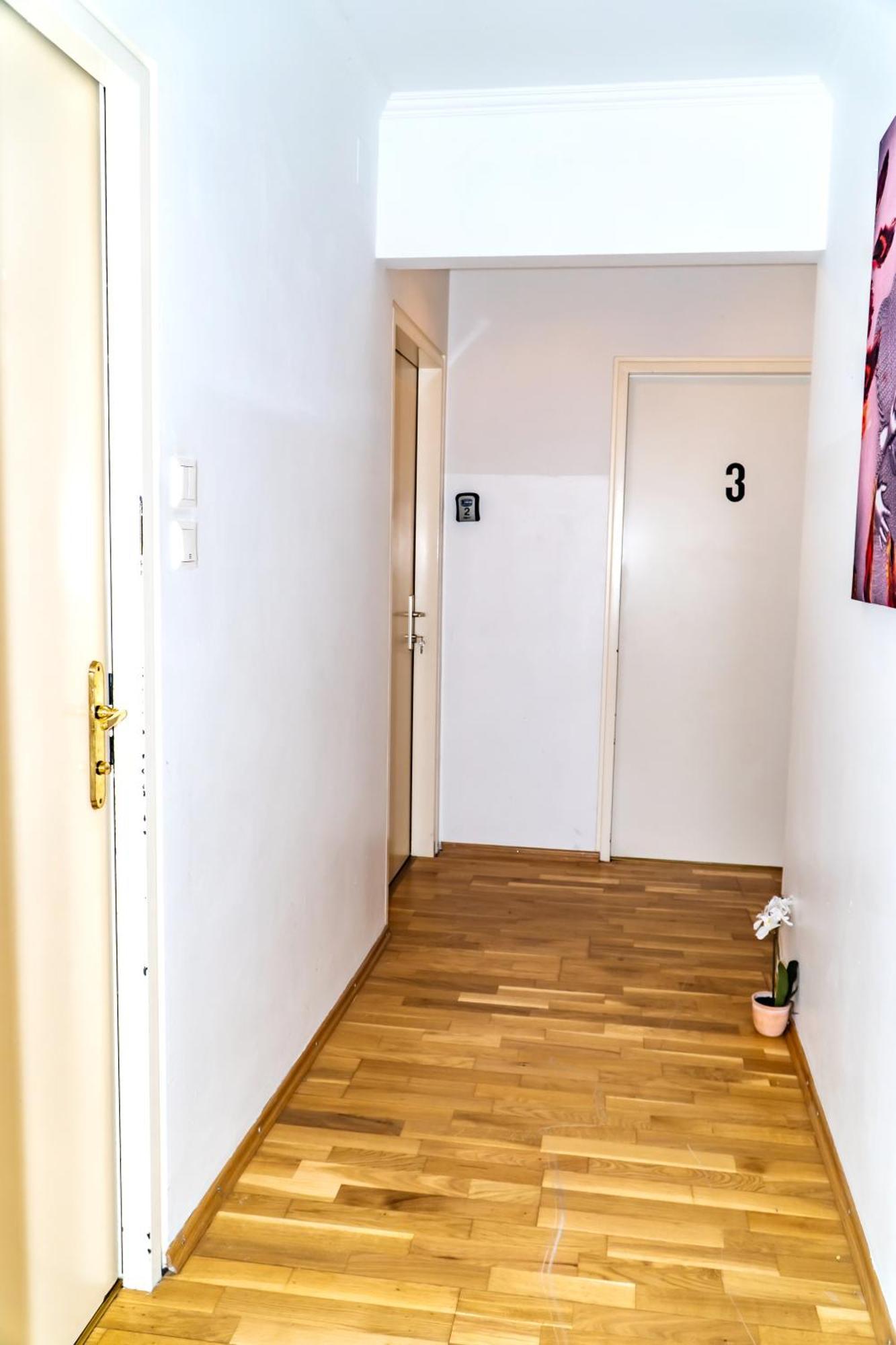 Spacious Rooms 5 Minutes To Wiener Stadthalle Екстер'єр фото
