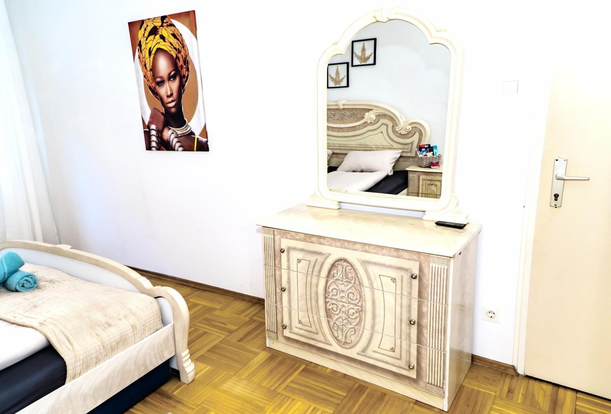 Spacious Rooms 5 Minutes To Wiener Stadthalle Екстер'єр фото